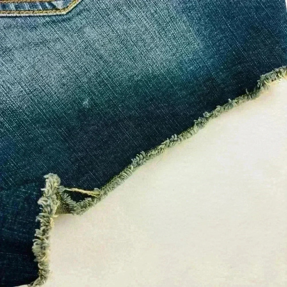 NWT Torrid Vintage Stretch Dark Wash Raw Hem Distressed Denim Shorts Size 20 - Picture 12 of 16